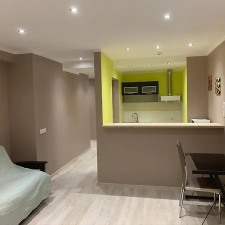 Riverside Promenade M Apartment *